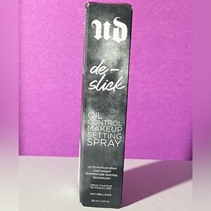 URBAN DECAY - De-Slick — Oil Control Makeup Setting Spray